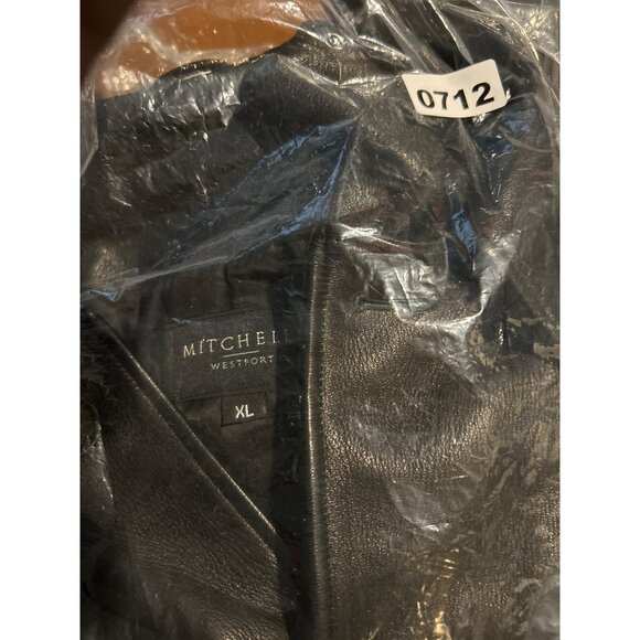 Vintage Black Leather Button-Up Coat With Front Pockets & Collared Neckline - Picture 16 of 16